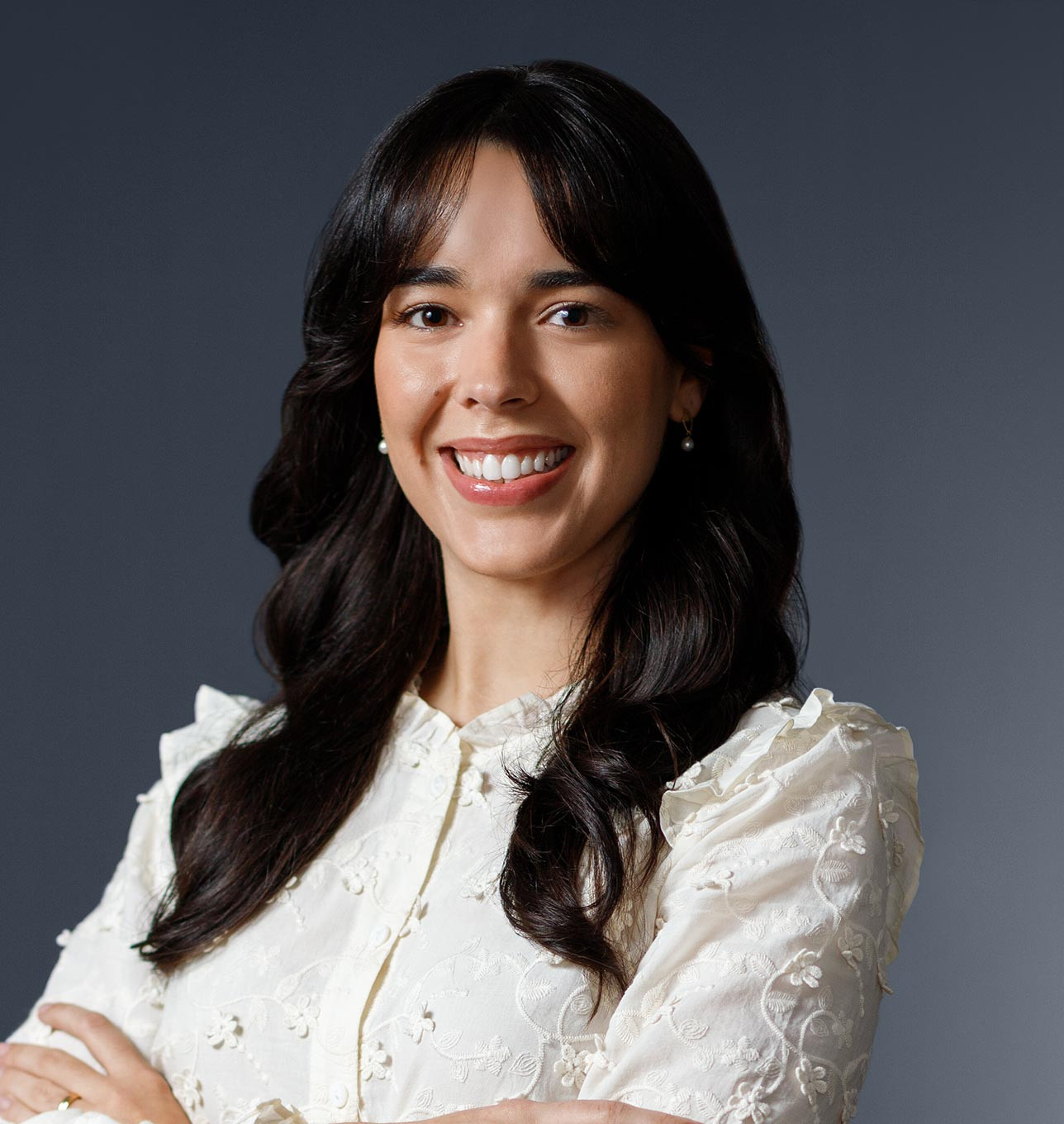 Headshot of Luiza Carvalho